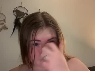 twinfl4m3ss's chat room