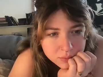 yiddikitti's chat room