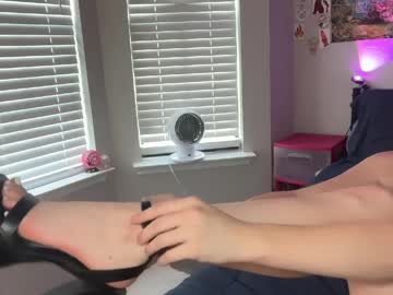 elliee81's chat room