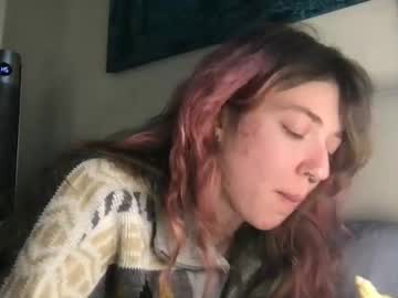 yiddikitti's chat room