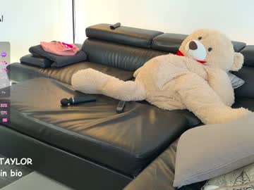 _taylormoon's chat room