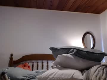 ellalowe's chat room