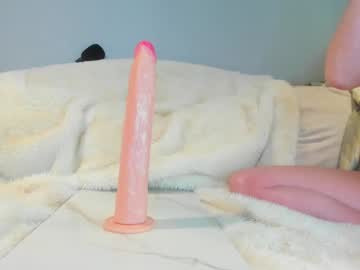 eatmygingersnapps's chat room