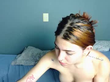 petitestrawberry18's chat room