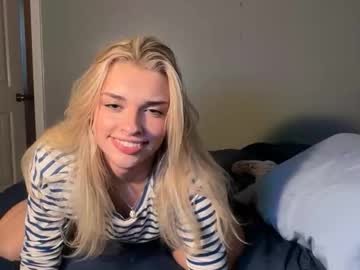 ellalowe's chat room