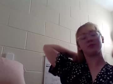 blonde_katie's chat room