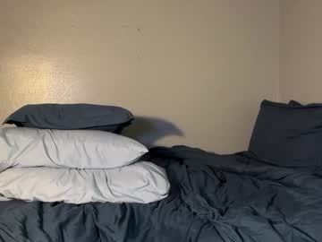 ellalowe's chat room