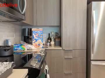 redcharlotte's chat room