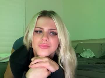 ella_hill's chat room