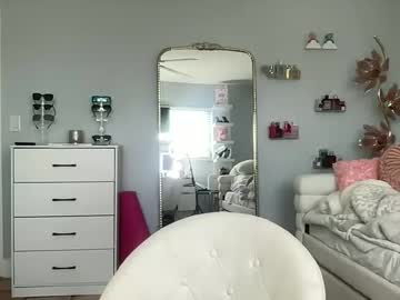 perfecttalldoll's chat room