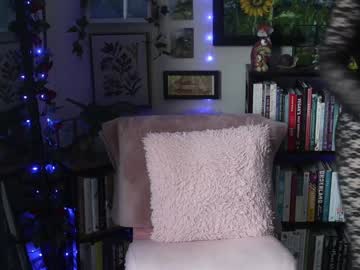 ellynaomi's chat room