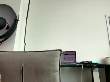 hawt_ass_milf's chat room