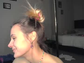 shyy_petitebaby's chat room