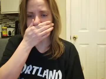 tinywithtiddies's chat room