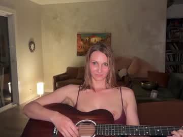 kaileeshy's chat room