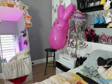 wildwifebarbie's chat room