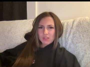 laylahlaylah1's chat room