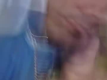 toofreakyforu's chat room