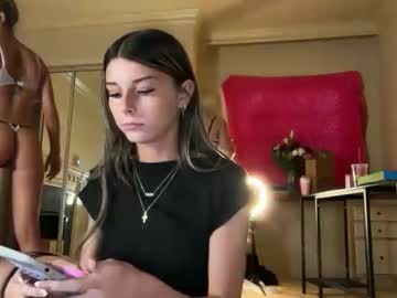 chloeros3e's chat room