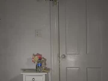 sunluscious's chat room