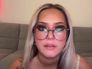 ladyybugloverr's chat room