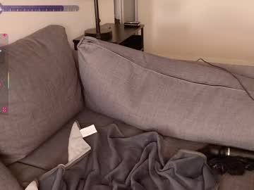 strawberryyfoxie's chat room