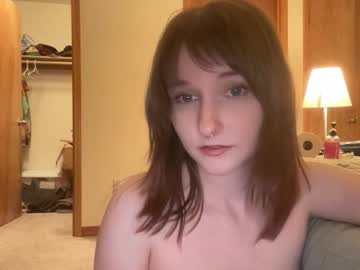 tinytittytia's chat room