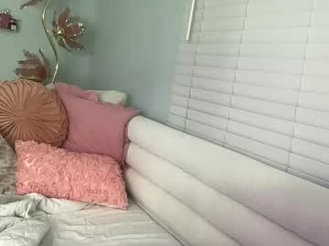 perfecttalldoll's chat room