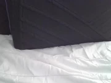 krazyred1027's chat room