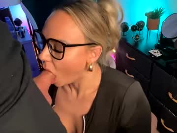 cumguzzlingskank's chat room