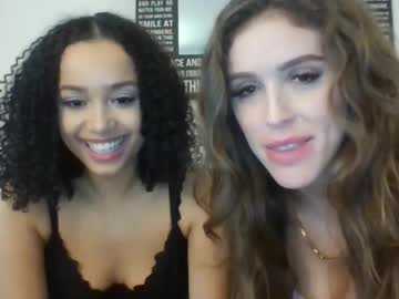 twogirlslove's chat room