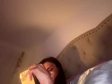 ella_ella_ella_ay's chat room