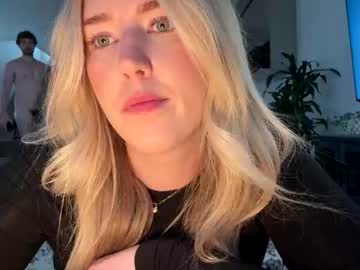 lilpinkbean's chat room