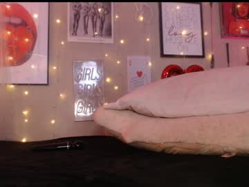 milf_lacey's chat room