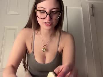 fantasyella's chat room