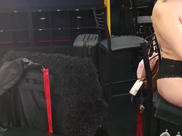 iammisstery's chat room