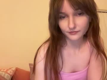 tinytittytia's chat room