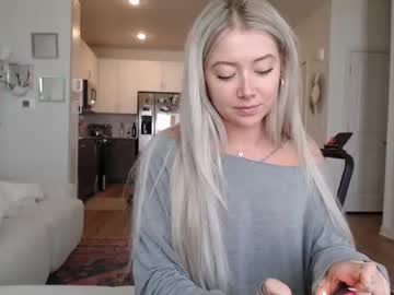 lilyyymonroee's chat room