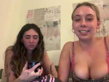 fionalioness's chat room