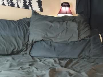 reee4mebb's chat room