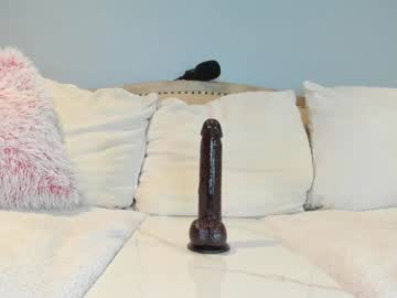 eatmygingersnapps's chat room