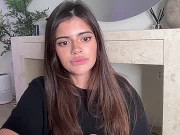 poutyselena's chat room