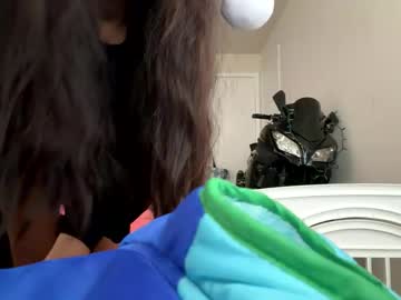 petitelatinamama's chat room