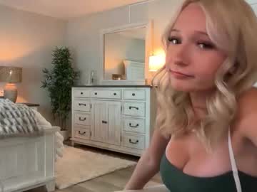 roxyrain2736's chat room