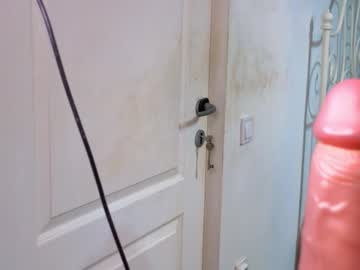 alesquirt's chat room