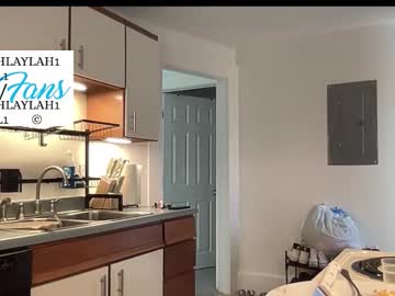 laylahlaylah1's chat room