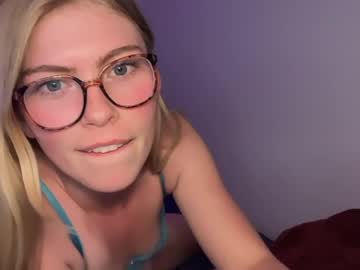 elliee81's chat room