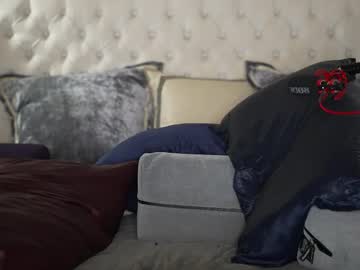 avalonnfoxx's chat room