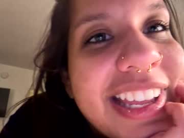 ayailaalovee's chat room