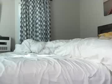 ellalowe's chat room